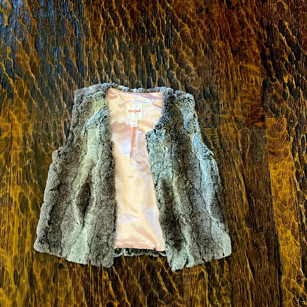 Cat and Jack fur vest size 7/8
